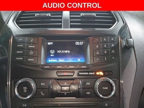 Used 2017 Ford Explorer XLT image 20