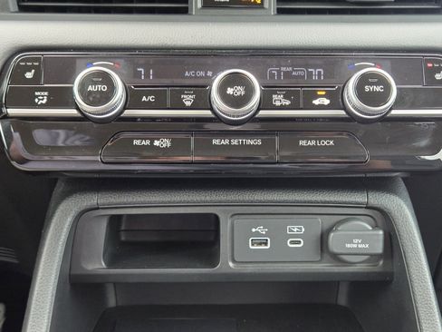 Used 2025 Honda Pilot EX-L image 22
