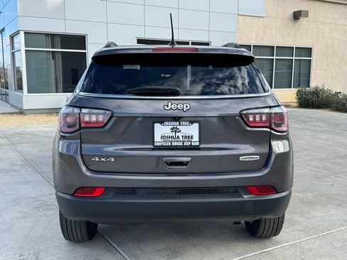 Used 2022 Jeep Compass Latitude image 5