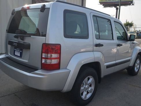 Used 2012 Jeep Liberty Sport image 8