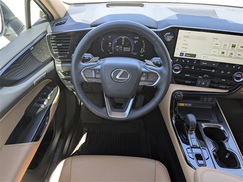Used 2025 Lexus NX 300h AWD w/ Luxury Package image 17
