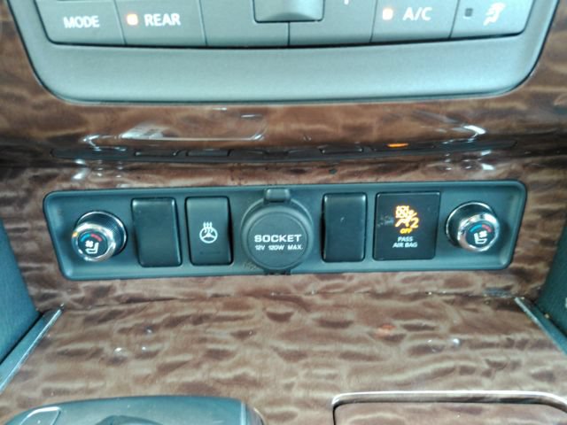 Used 2017 Nissan Armada Platinum RWD image 13