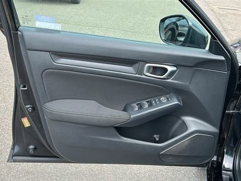 Used 2023 Honda Civic Sport image 9