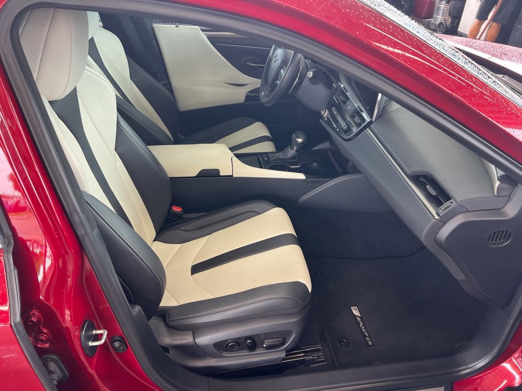 Used 2023 Lexus ES 300h F Sport w/ Accessory Package (Z1) FWD image 12