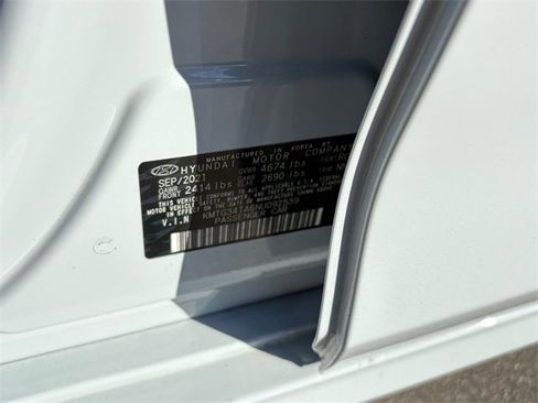 Used 2022 Genesis G70 2.0T image 17