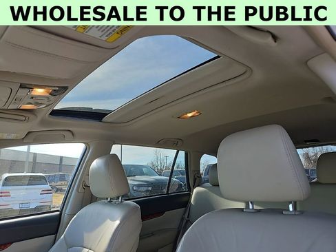 Used 2011 Subaru Outback 2.5i Limited image 16