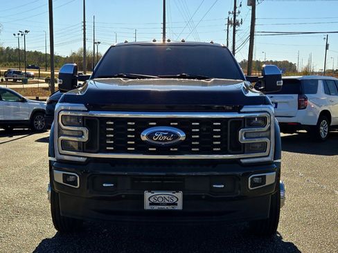 Certified 2023 Ford F450 Platinum w/ FX4 Off-Road Package image 4
