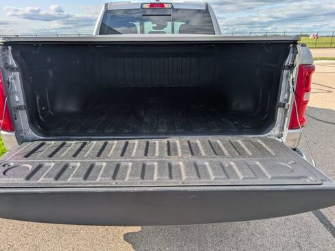 Used 2025 RAM 1500 Big Horn AWD/4WD image 7