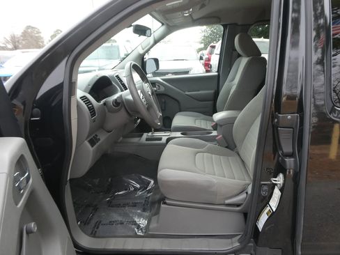 Used 2019 Nissan Frontier S image 12