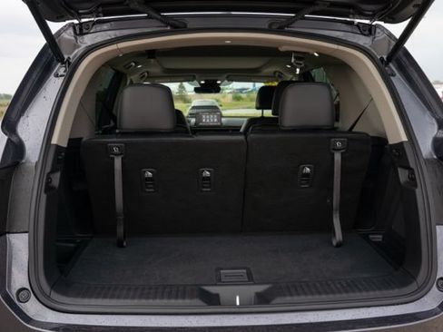 Used 2025 Honda Pilot Touring image 10
