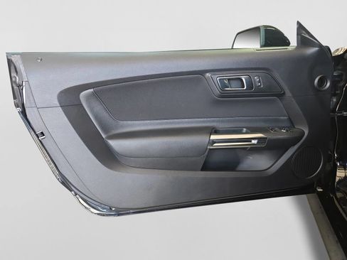 Used 2019 Ford Mustang Coupe RWD image 13
