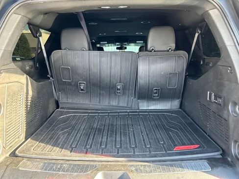 Used 2022 GMC Yukon XL Denali image 9