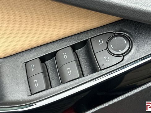 Used 2025 Chevrolet Equinox ACTIV w/ Convenience Package III image 13