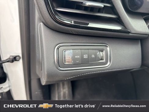 Used 2025 Buick Enclave Preferred image 28