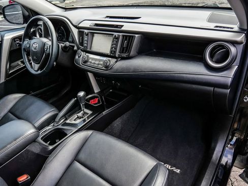 Used 2018 Toyota RAV4 Limited FWD image 17