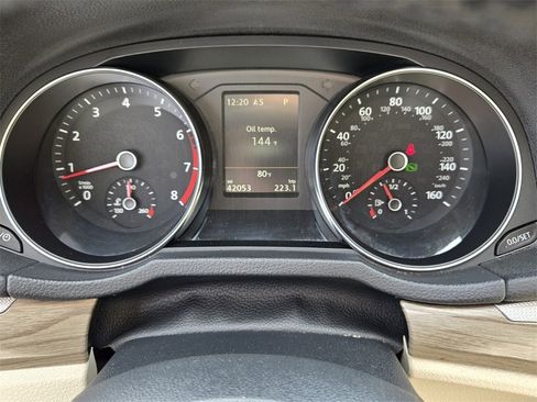 Used 2018 Volkswagen Passat 2.0T SE image 30