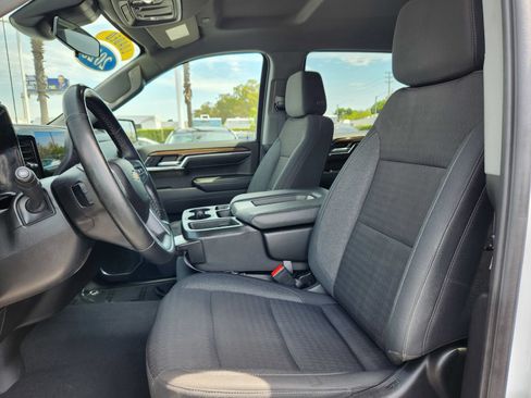 Used 2023 Chevrolet Silverado 1500 LT AWD/4WD image 12