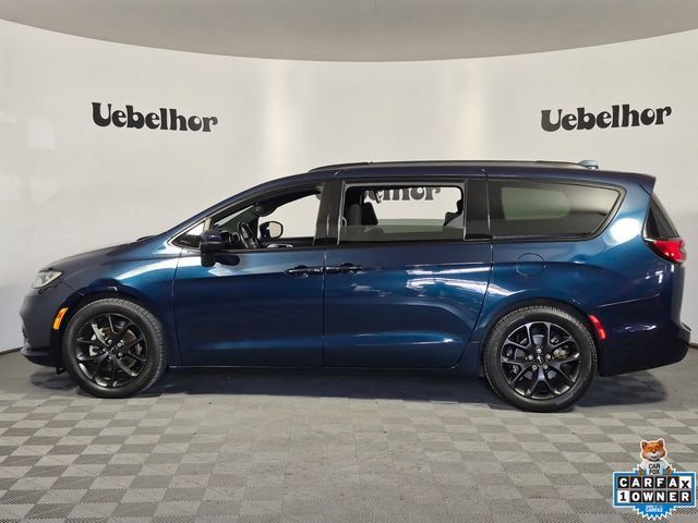 Used 2021 Chrysler Pacifica Touring w/ S Appearance Package FWD image 4
