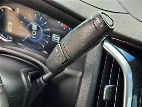 Used 2019 Cadillac Escalade Luxury AWD/4WD image 18