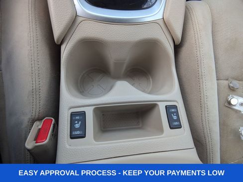 Used 2016 Nissan Rogue SV w/ SV Premium Package image 30