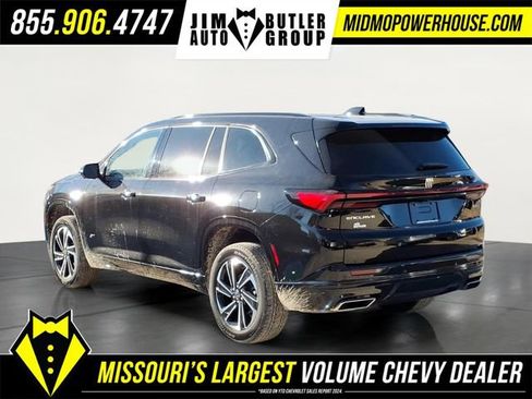 Used 2025 Buick Enclave Sport Touring image 4