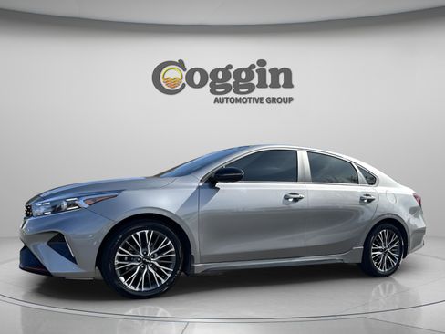 Used 2023 Kia Forte GT-Line w/ GT-Line Premium Package image 1