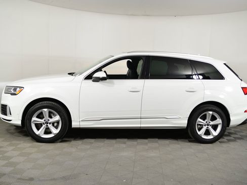 Used 2022 Audi Q7 Premium w/ Convenience Package image 2