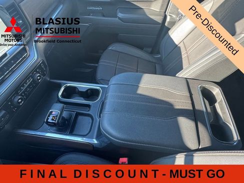 Used 2023 Chevrolet Silverado 1500 High Country w/ High Country Premium Package AWD/4WD image 28