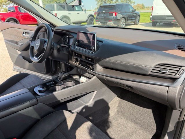 Used 2023 Nissan Rogue SV AWD/4WD image 36