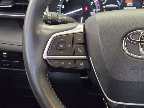 Used 2021 Toyota Highlander XSE FWD image 29