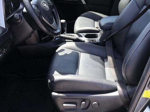 Used 2018 Toyota RAV4 Limited AWD/4WD image 21
