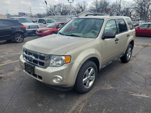 Used 2012 Ford Escape XLT image 2