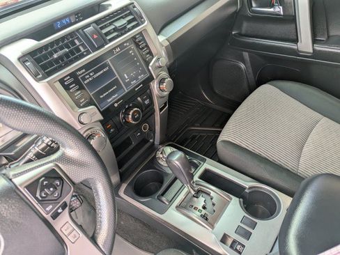Used 2022 Toyota 4Runner SR5 AWD/4WD image 19