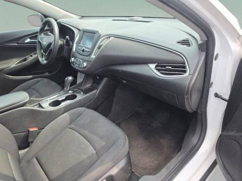 Used 2017 Chevrolet Malibu LS w/ LPO, Convenience Package 1 FWD image 30