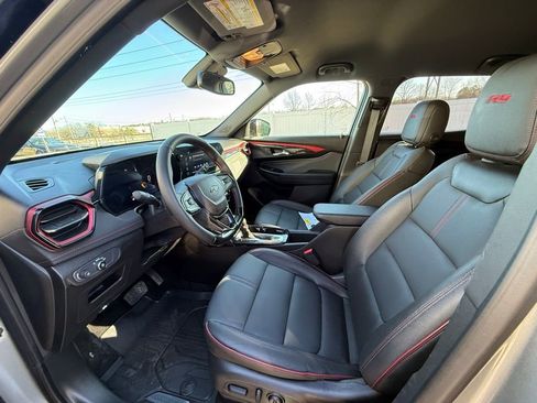 Used 2025 Chevrolet TrailBlazer RS w/ Convenience Package image 27