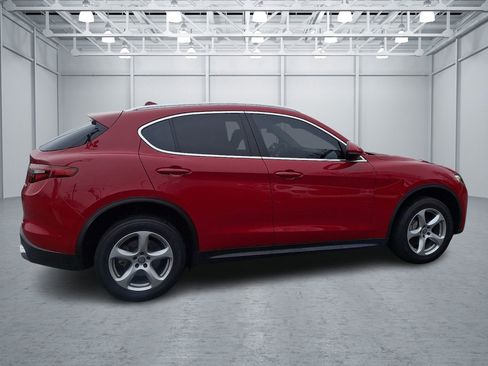 Used 2020 Alfa Romeo Stelvio RWD image 6