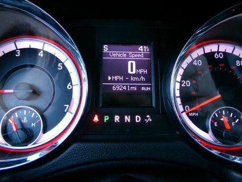 Used 2019 Dodge Grand Caravan SE w/ UConnect Hands-Free Group FWD image 15