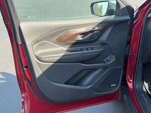 Used 2019 GMC Terrain Denali w/ Driver Alert Package II image 5