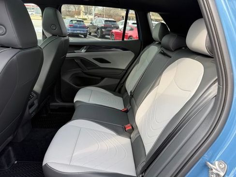 New 2026 Volkswagen Tiguan SE R-Line AWD/4WD image 15