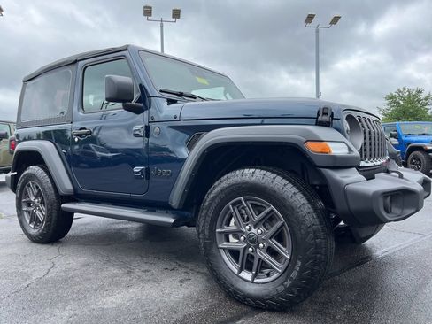 Used 2025 Jeep Wrangler Sport AWD/4WD image 44