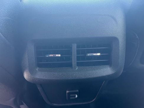 Used 2024 GMC Terrain SLE FWD image 22