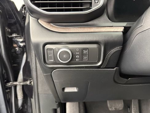 Used 2022 Ford Explorer Platinum w/ Equipment Group 601A image 24