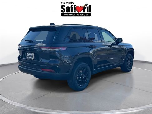 New 2025 Jeep Grand Cherokee Altitude image 8