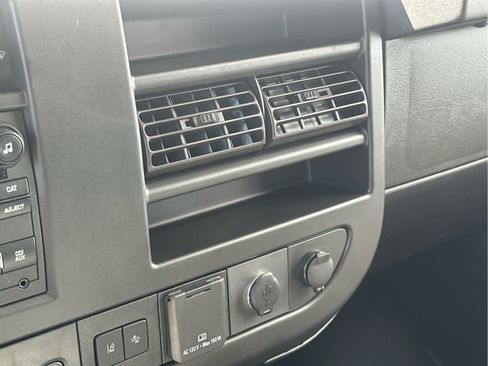 Used 2020 Chevrolet Express 3500 Extended w/ Driver Convenience Package image 31