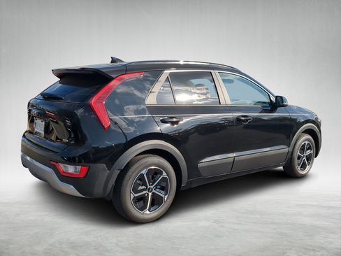 New 2025 Kia Niro EX image 3