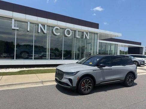 Used 2026 Lincoln Nautilus Premier w/ Equipment Group 102A AWD/4WD image 1