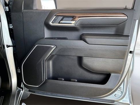 Used 2024 Chevrolet Silverado 1500 LT image 25