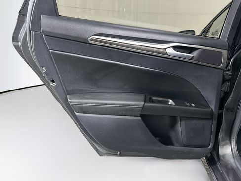 Used 2020 Ford Fusion SEL FWD image 27