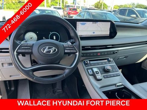Used 2024 Hyundai Palisade SEL w/ Premium Package FWD image 11