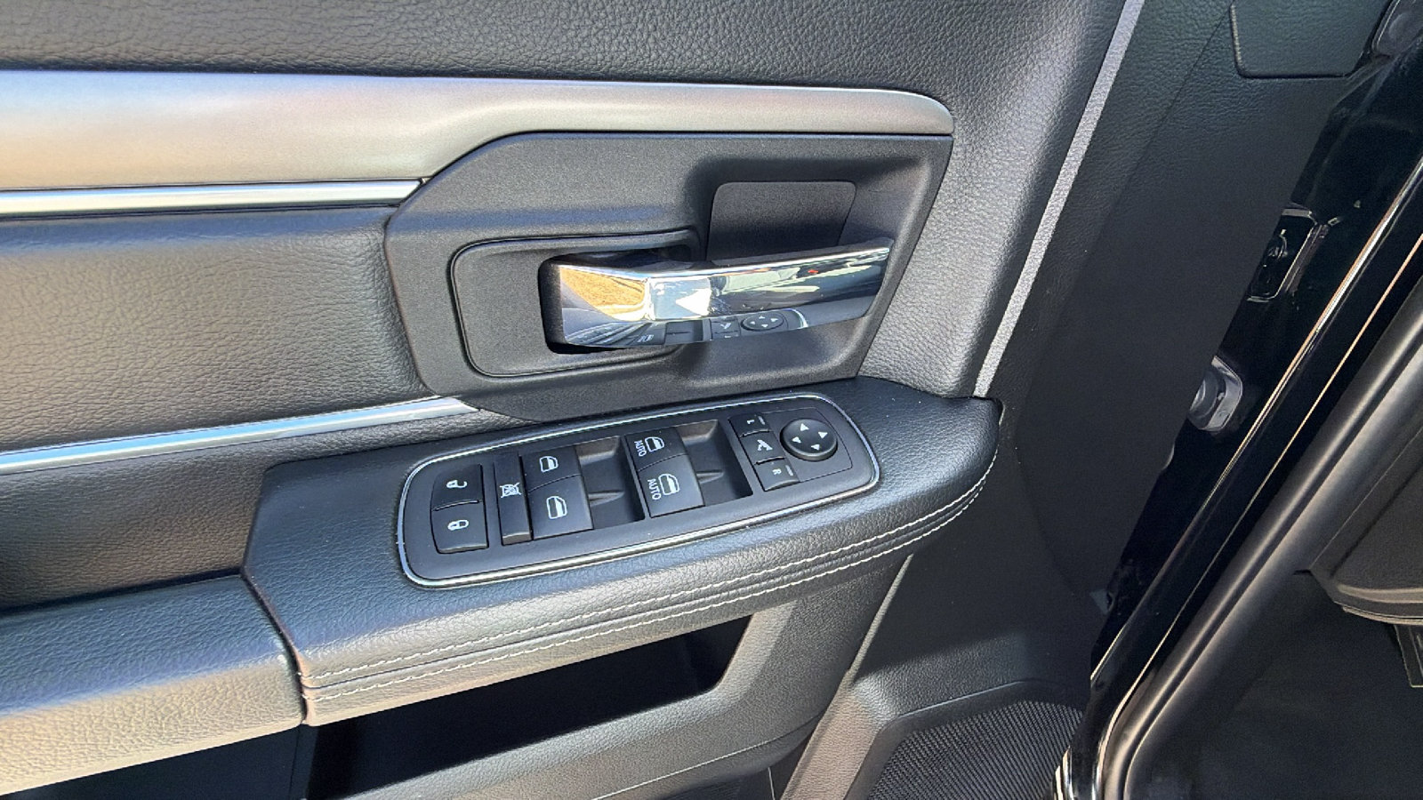 Certified 2024 RAM 1500 Warlock w/ Electronics Group AWD/4WD image 15